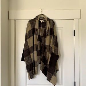 Comfy fall throw / shrug
